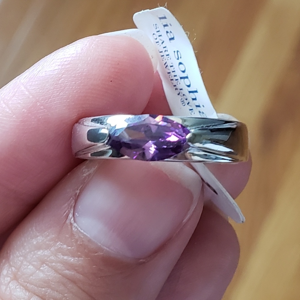 Ring - Picture 2 of 4
